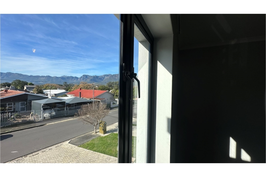 3 Bedroom Property for Sale in De Zoete Inval Western Cape